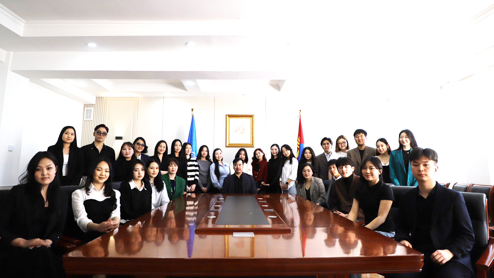 “VIBE MNUE” баримт шалгагч оюутан клуб нээгдлээ